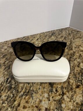 Alexander McQueen Black and Tortoiseshell Cat-Eye Sunglasses